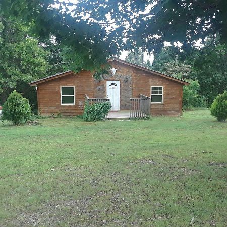 Cedar Cabin Located On A Buffalo Farm Marshall Экстерьер фото